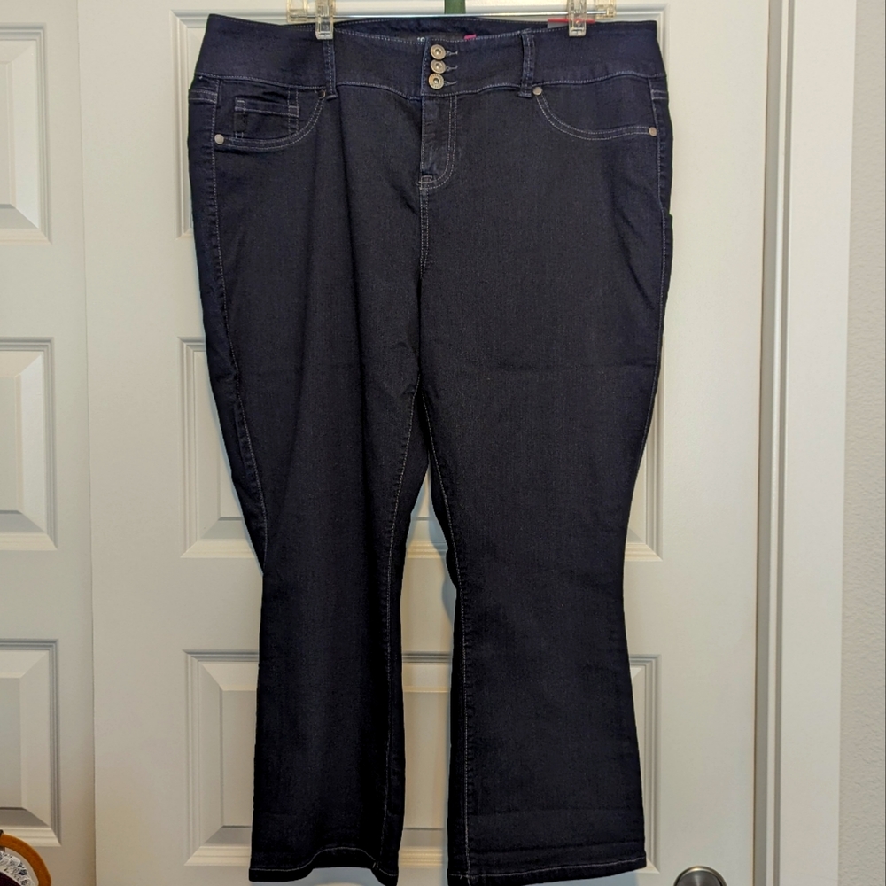 NWT Torrid crop jegging